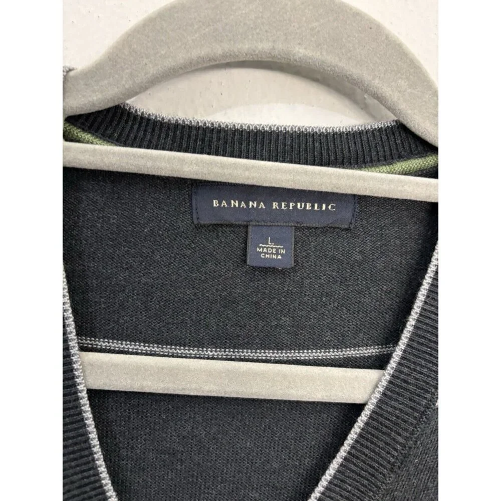 Banana Republic Silk Cashmere Blend Men’s V-neck Striped Pullover Sweater Size L
